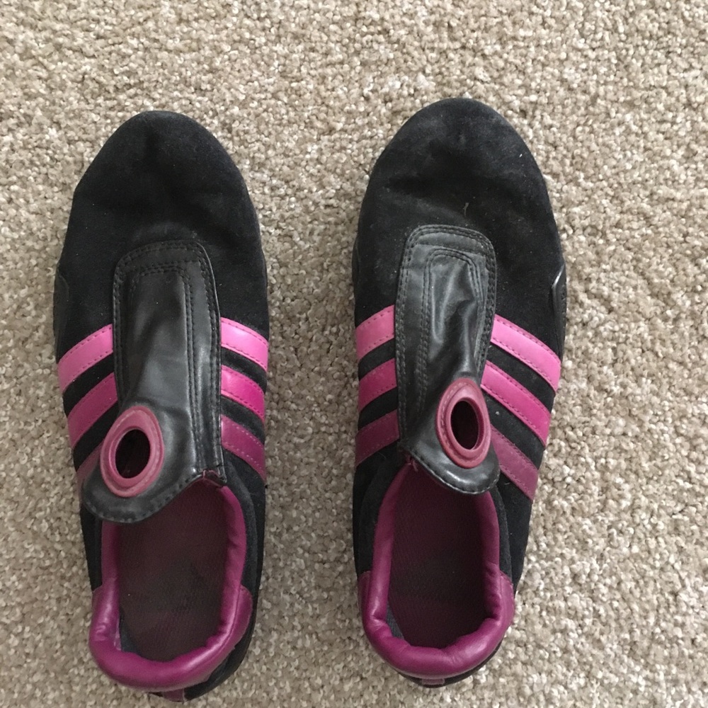 Adidas slide on gym shoes